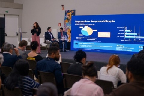 Tráfico internacional de brasileiros cresce 33% e vira tema de seminário em Foz