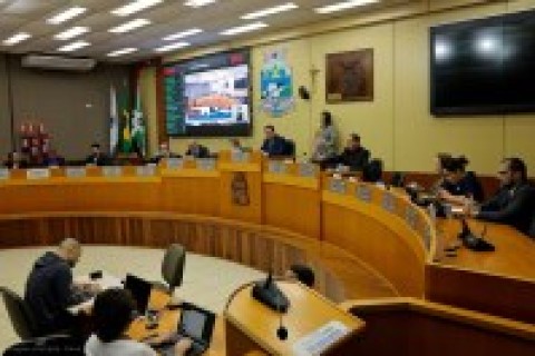 Comissões Reunidas aprovam ampliação de 100 vagas para Professor de Educação Infantil