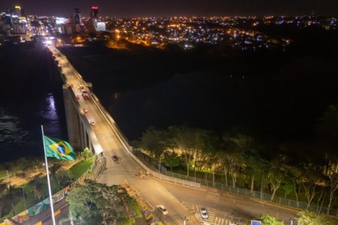 Ponte da Amizade fecha totalmente por uma hora para obras nesta terça-feira