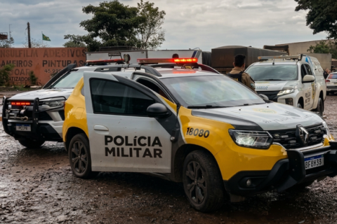 Homem é encontrado morto dentro de furgão de carreta em posto de combustíveis