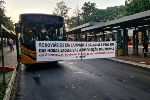 Greve mantém 20 ônibus parados e opera com frota reduzida nesta segunda-feira