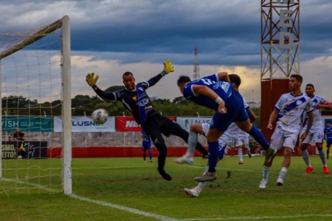 Jogando em casa, Foz Futebol vence no último lance e garante os três pontos