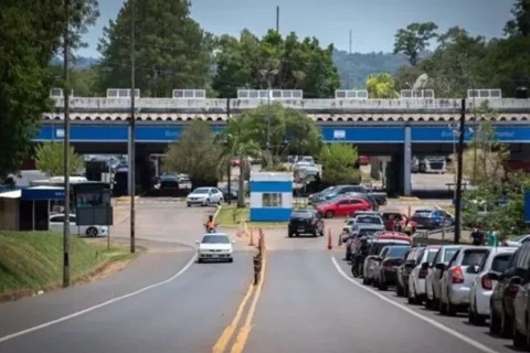 Protesto de taxistas na Argentina pode afetar trânsito na fronteira com o Brasil