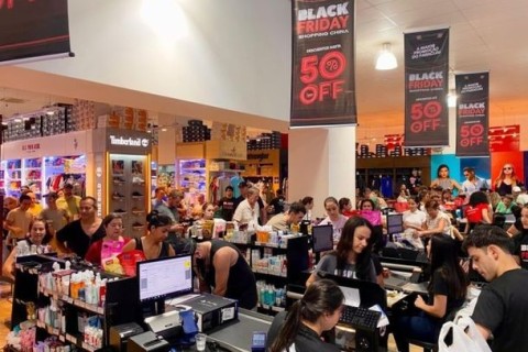 CDE espera 300 mil visitantes e US$ 280 milhões na maior Black Friday do país
