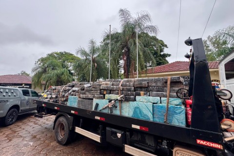 PMPR apreende mais de 5 toneladas de maconha e fuzil em Planaltina do Paraná
