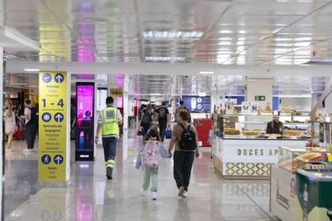 Aeroporto espera mais de 25 mil passageiros no feriadão de Páscoa e Tiradentes.