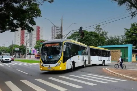 Greve segue sem acordo e ônibus param novamente às 8h desta terça-feira (28) no TTU
